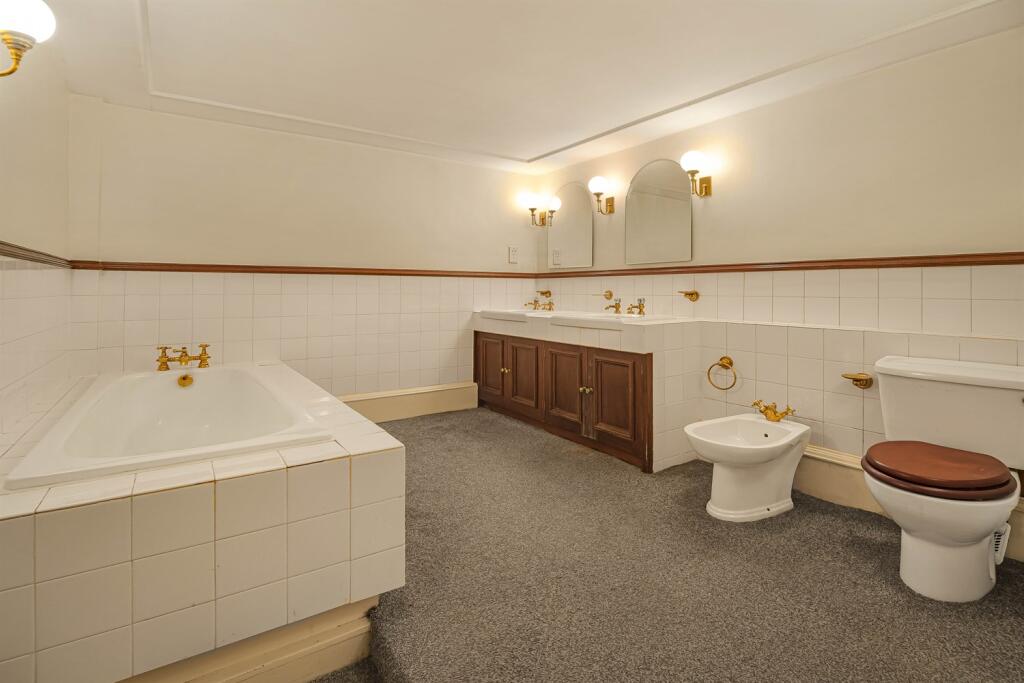 2 bedroom apartment for sale in West Lynn, Devisdale Road, Altrincham, WA14